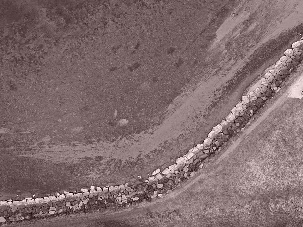 Orthophoto-Ausschnitt mit sehr guter Einsicht bis auf die Rheinsohle